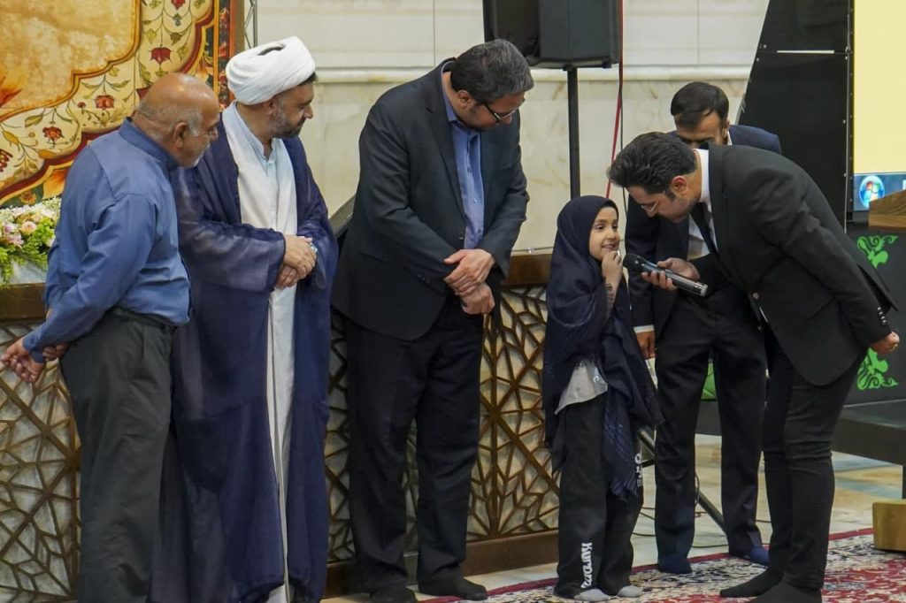 photo 2025 05 05 22 14 59 1024x682 - چهاردهمین محفل انس با قرآن کریم «بُشری» به مناسبت بزرگداشت حضرت احمد بن موسی الکاظم شاهچراغ علیه السلام