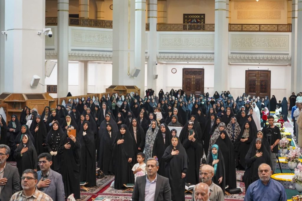 photo 2025 05 05 22 15 02 1024x682 - چهاردهمین محفل انس با قرآن کریم «بُشری» به مناسبت بزرگداشت حضرت احمد بن موسی الکاظم شاهچراغ علیه السلام