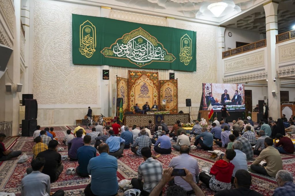 photo 2025 05 05 22 15 05 1024x682 - چهاردهمین محفل انس با قرآن کریم «بُشری» به مناسبت بزرگداشت حضرت احمد بن موسی الکاظم شاهچراغ علیه السلام