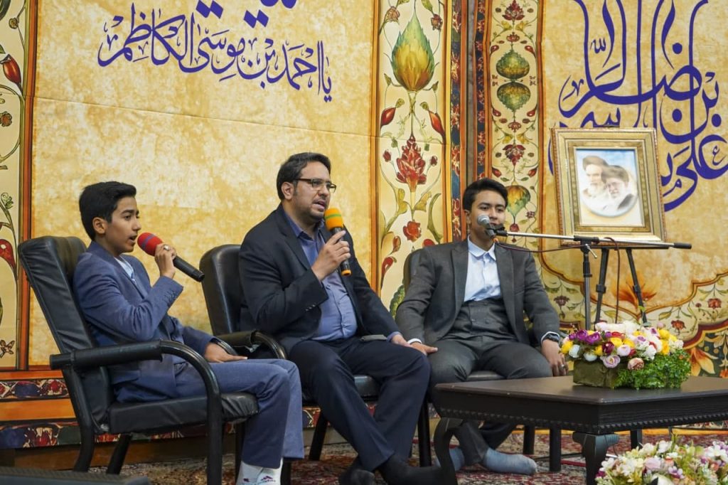 photo 2025 05 05 22 15 05 3 1024x682 - چهاردهمین محفل انس با قرآن کریم «بُشری» به مناسبت بزرگداشت حضرت احمد بن موسی الکاظم شاهچراغ علیه السلام