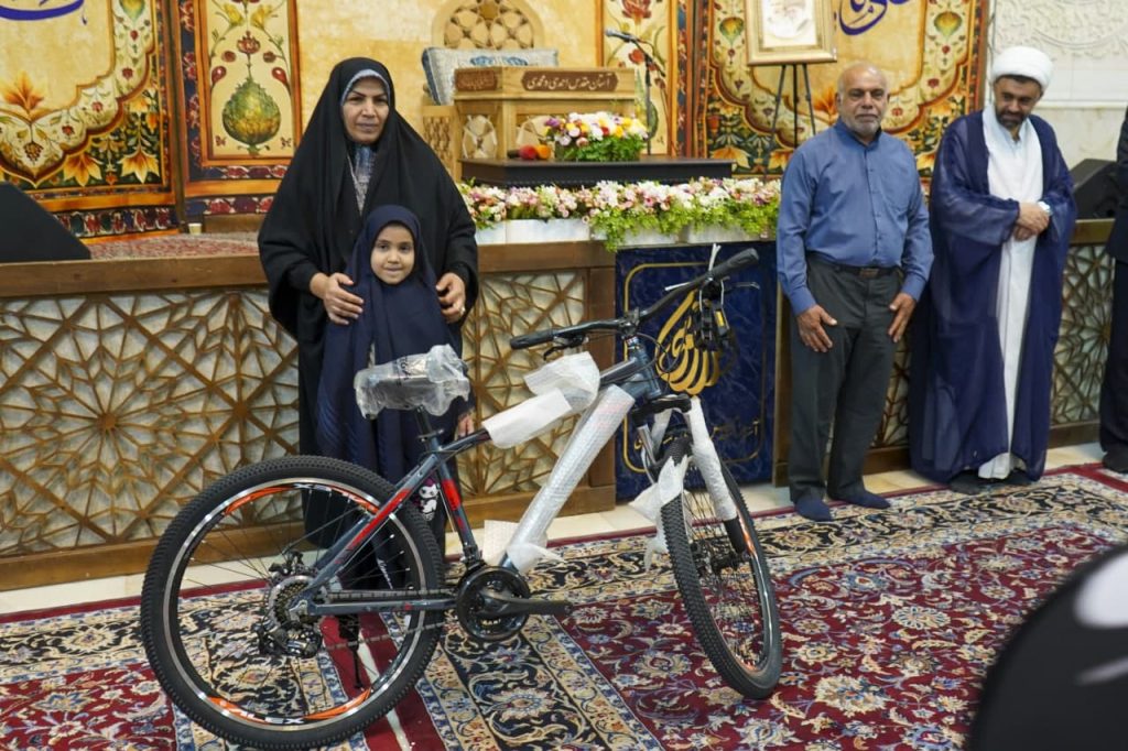 photo 2025 05 05 22 15 08 1024x682 - چهاردهمین محفل انس با قرآن کریم «بُشری» به مناسبت بزرگداشت حضرت احمد بن موسی الکاظم شاهچراغ علیه السلام