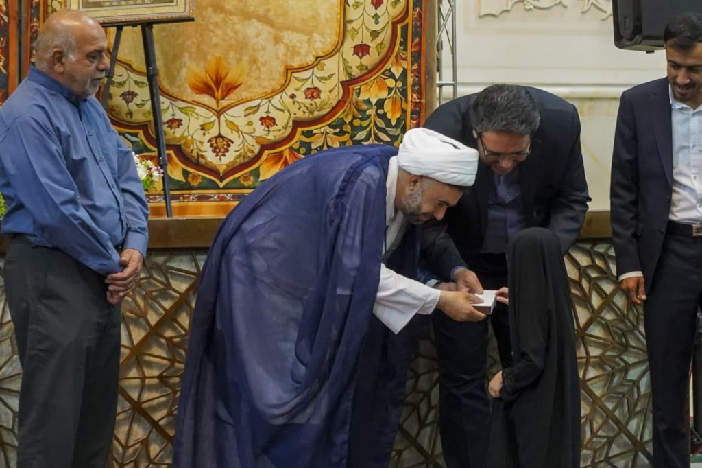 photo 2025 05 05 22 15 08 2 1024x682 - چهاردهمین محفل انس با قرآن کریم «بُشری» به مناسبت بزرگداشت حضرت احمد بن موسی الکاظم شاهچراغ علیه السلام
