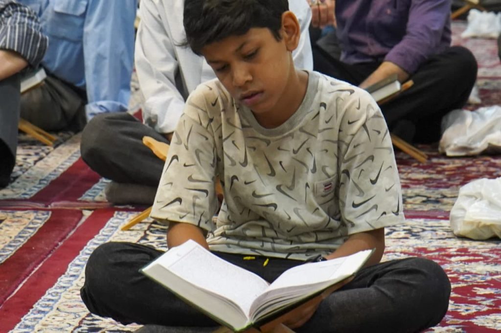 photo 2025 05 05 22 15 09 1024x682 - چهاردهمین محفل انس با قرآن کریم «بُشری» به مناسبت بزرگداشت حضرت احمد بن موسی الکاظم شاهچراغ علیه السلام