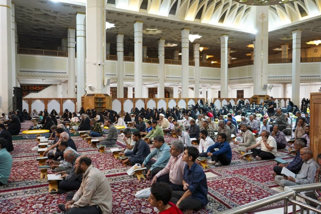 photo 2025 05 05 22 15 09 3 1024x682 - چهاردهمین محفل انس با قرآن کریم «بُشری» به مناسبت بزرگداشت حضرت احمد بن موسی الکاظم شاهچراغ علیه السلام