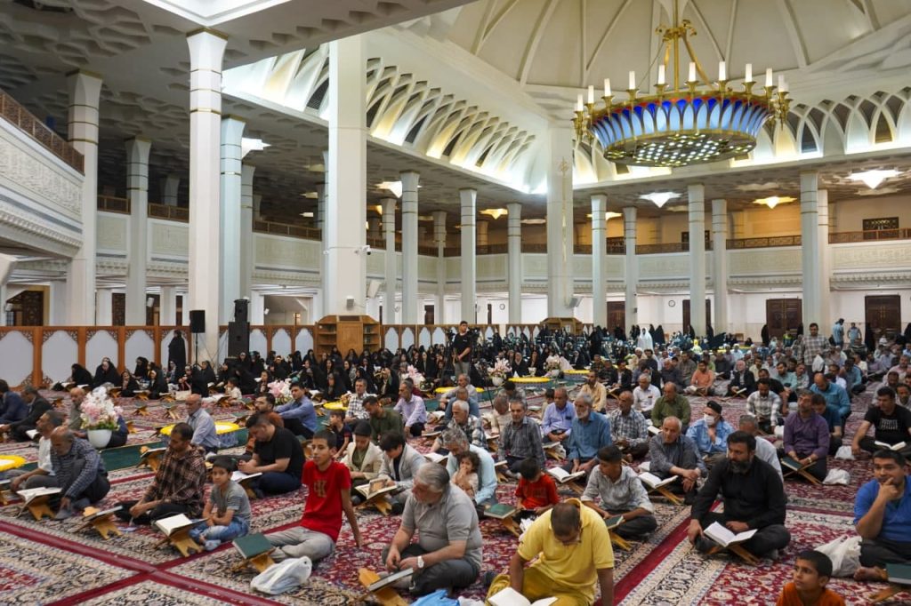 photo 2025 05 05 22 15 10 1024x682 - چهاردهمین محفل انس با قرآن کریم «بُشری» به مناسبت بزرگداشت حضرت احمد بن موسی الکاظم شاهچراغ علیه السلام