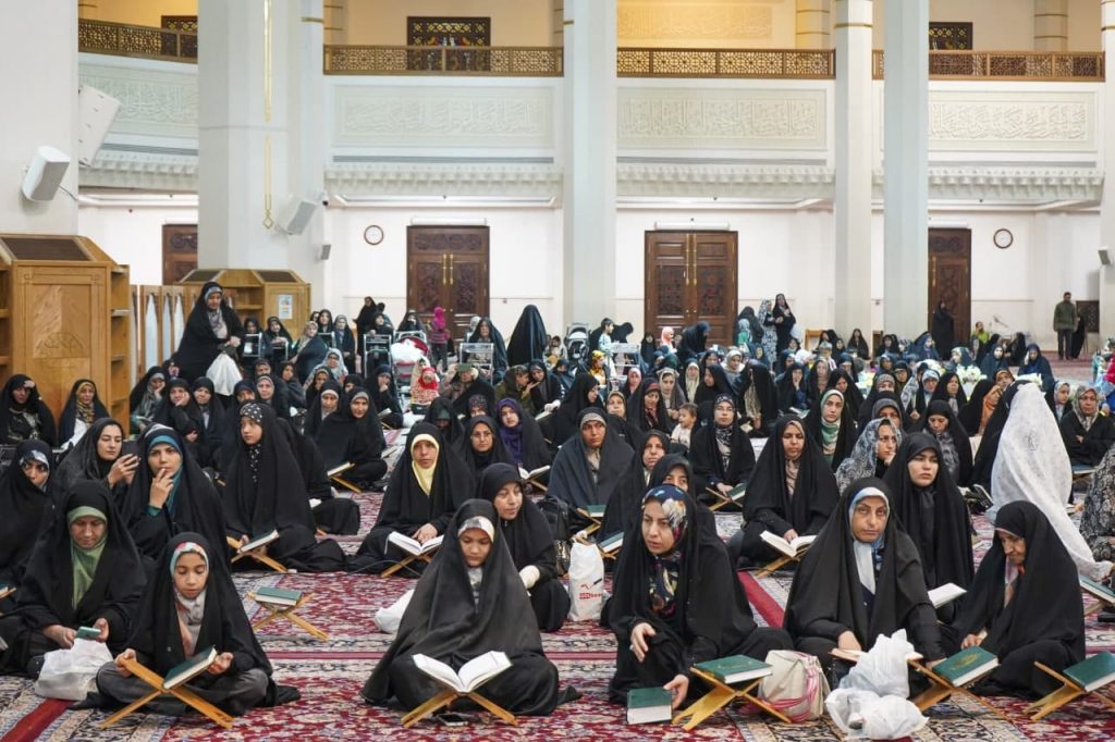 photo 2025 05 05 22 15 10 2 1024x682 - چهاردهمین محفل انس با قرآن کریم «بُشری» به مناسبت بزرگداشت حضرت احمد بن موسی الکاظم شاهچراغ علیه السلام