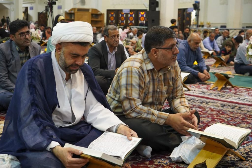 photo 2025 05 05 22 15 11 3 1024x682 - چهاردهمین محفل انس با قرآن کریم «بُشری» به مناسبت بزرگداشت حضرت احمد بن موسی الکاظم شاهچراغ علیه السلام