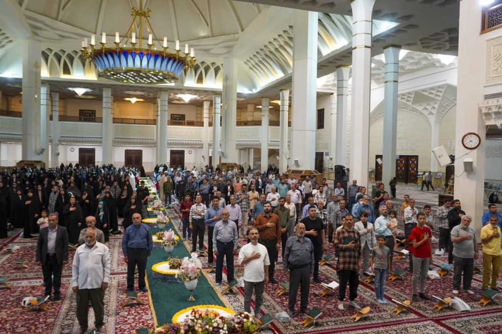 photo 2025 05 05 22 15 12 2 1024x682 - چهاردهمین محفل انس با قرآن کریم «بُشری» به مناسبت بزرگداشت حضرت احمد بن موسی الکاظم شاهچراغ علیه السلام