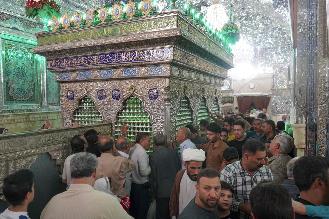 photo 2025 05 09 22 13 23 3 - تصاویر| جشن شام میلاد حضرت رضا علیه‌السلام در حرم مطهر حضرت شاهچراغ علیه‌السلام