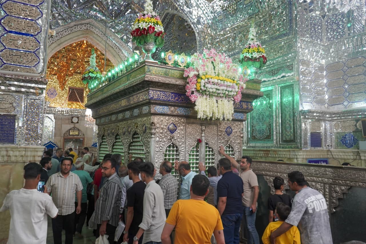 photo 2025 05 09 22 13 24 2 - تصاویر| جشن شام میلاد حضرت رضا علیه‌السلام در حرم مطهر حضرت شاهچراغ علیه‌السلام