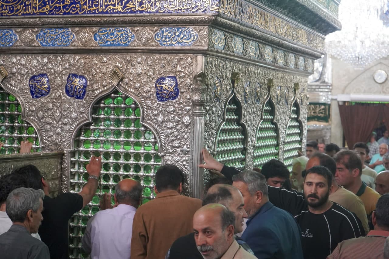 photo 2025 05 09 22 13 24 - تصاویر| جشن شام میلاد حضرت رضا علیه‌السلام در حرم مطهر حضرت شاهچراغ علیه‌السلام