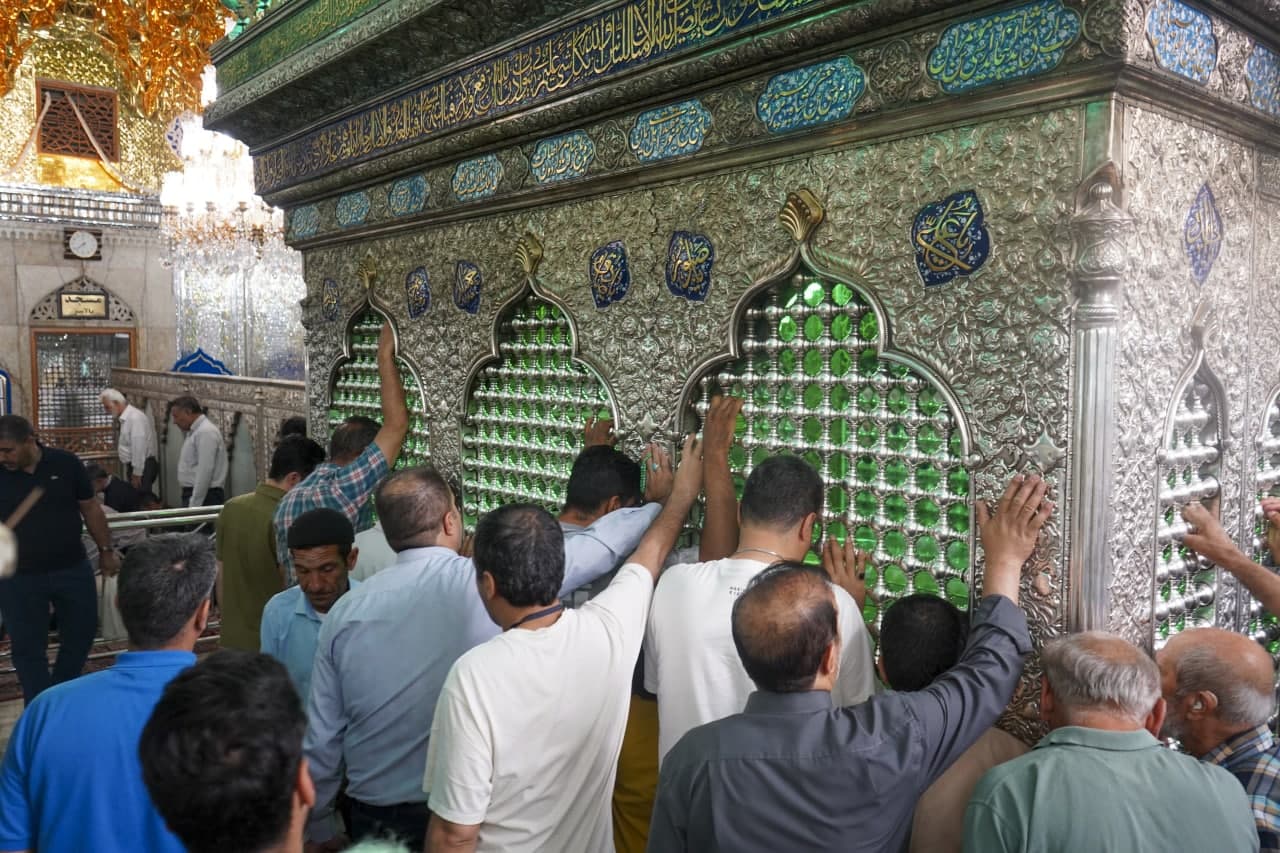 photo 2025 05 09 22 13 26 - تصاویر| جشن شام میلاد حضرت رضا علیه‌السلام در حرم مطهر حضرت شاهچراغ علیه‌السلام