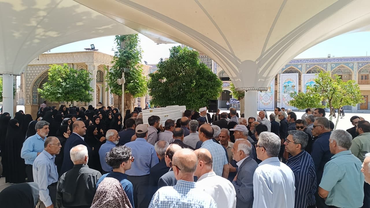 photo 2025 05 18 12 51 40 - تصاویر | مراسم تشییع و خاکسپاری دکتر جلیل عرفان‌ منش در حرم مطهر حضرت شاهچراغ علیه السلام
