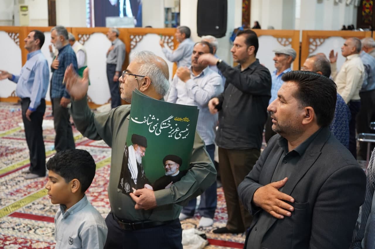 photo 2025 05 19 22 42 09 - گزارش تصویری | نخستین سالگرد شهادت آیت الله سید ابراهیم رئیسی در حرم مطهر حضرت شاهچراغ علیه السلام
