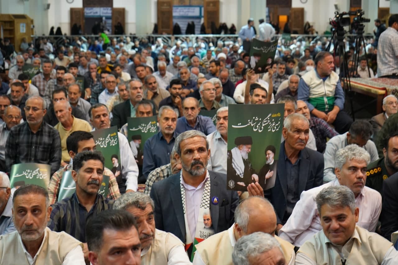 photo 2025 05 19 22 42 25 - گزارش تصویری | نخستین سالگرد شهادت آیت الله سید ابراهیم رئیسی در حرم مطهر حضرت شاهچراغ علیه السلام