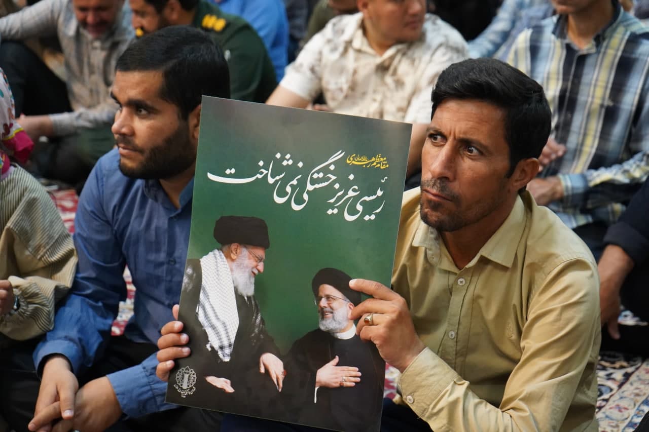photo 2025 05 19 22 42 27 2 - گزارش تصویری | نخستین سالگرد شهادت آیت الله سید ابراهیم رئیسی در حرم مطهر حضرت شاهچراغ علیه السلام