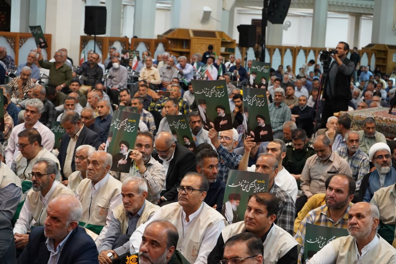 photo 2025 05 19 22 42 27 - گزارش تصویری | نخستین سالگرد شهادت آیت الله سید ابراهیم رئیسی در حرم مطهر حضرت شاهچراغ علیه السلام