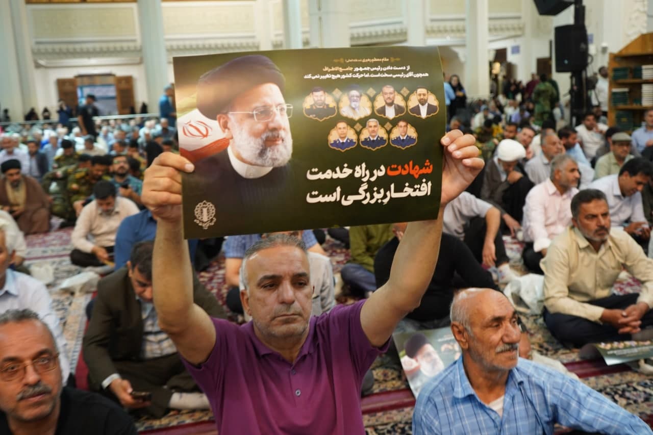 photo 2025 05 19 22 42 35 - گزارش تصویری | نخستین سالگرد شهادت آیت الله سید ابراهیم رئیسی در حرم مطهر حضرت شاهچراغ علیه السلام