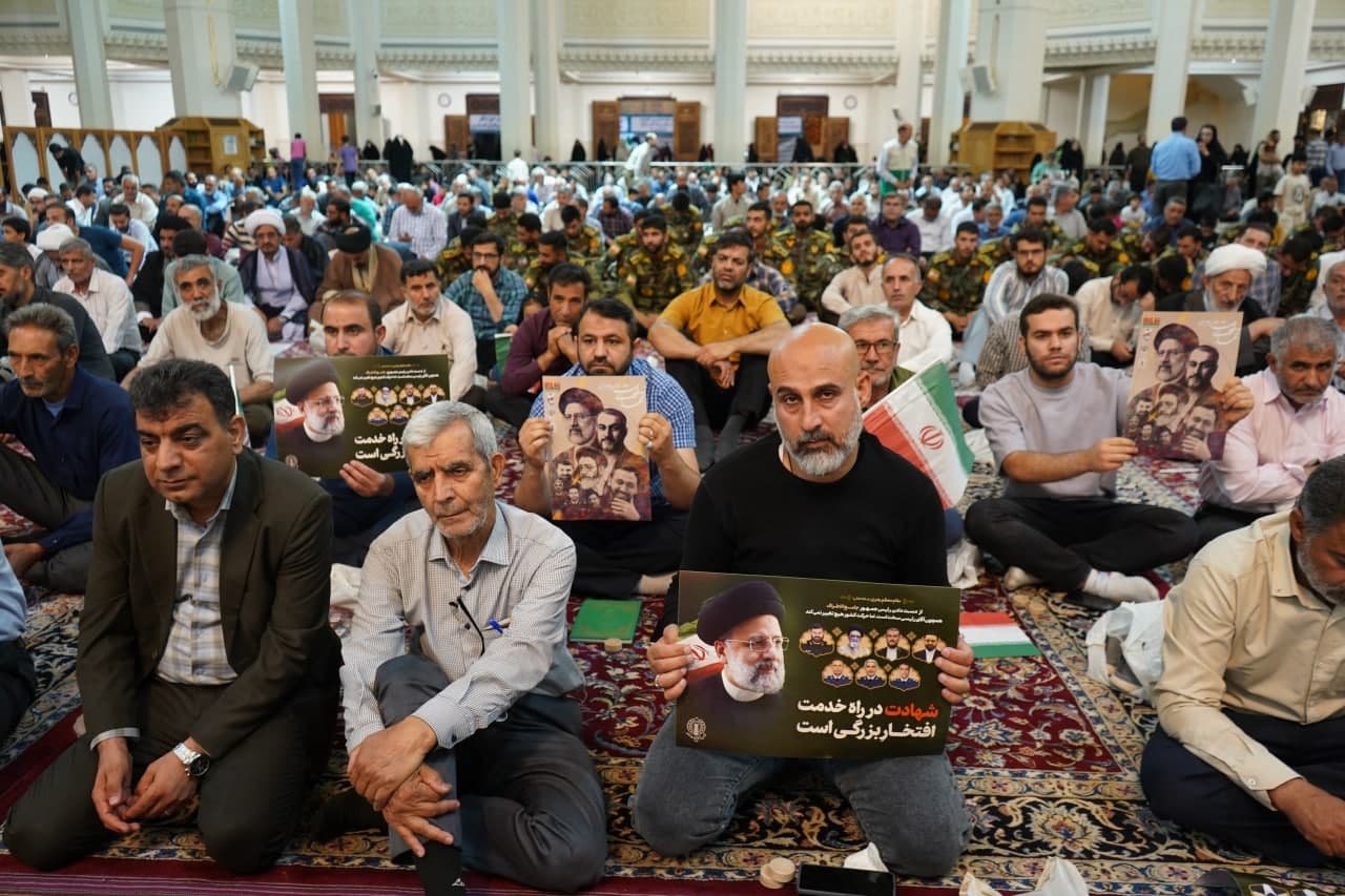 photo 2025 05 19 22 42 37 - گزارش تصویری | نخستین سالگرد شهادت آیت الله سید ابراهیم رئیسی در حرم مطهر حضرت شاهچراغ علیه السلام