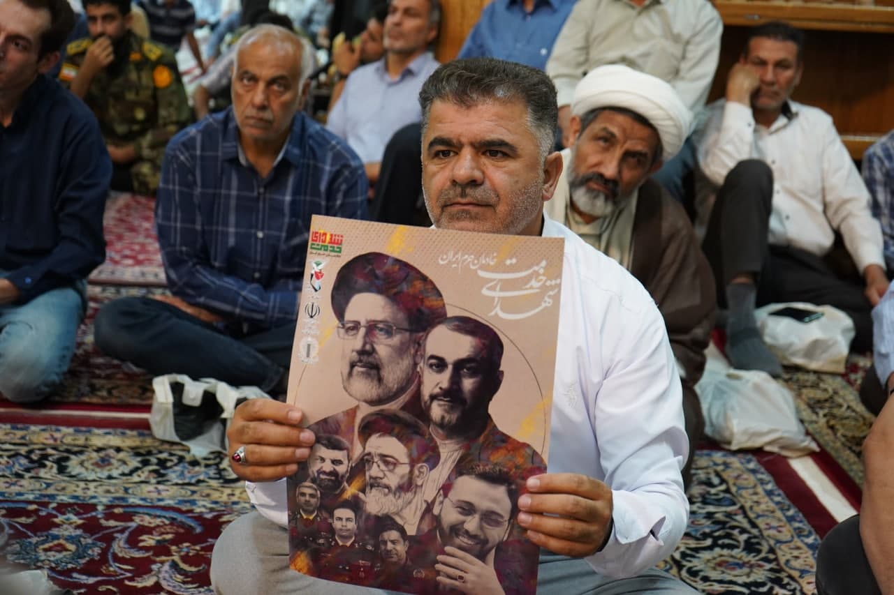 photo 2025 05 19 22 42 38 - گزارش تصویری | نخستین سالگرد شهادت آیت الله سید ابراهیم رئیسی در حرم مطهر حضرت شاهچراغ علیه السلام