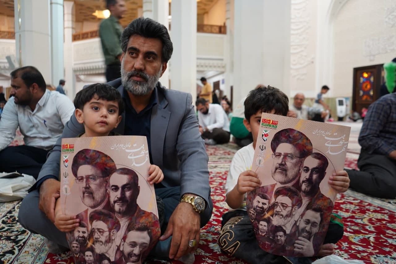 photo 2025 05 19 22 42 39 - گزارش تصویری | نخستین سالگرد شهادت آیت الله سید ابراهیم رئیسی در حرم مطهر حضرت شاهچراغ علیه السلام