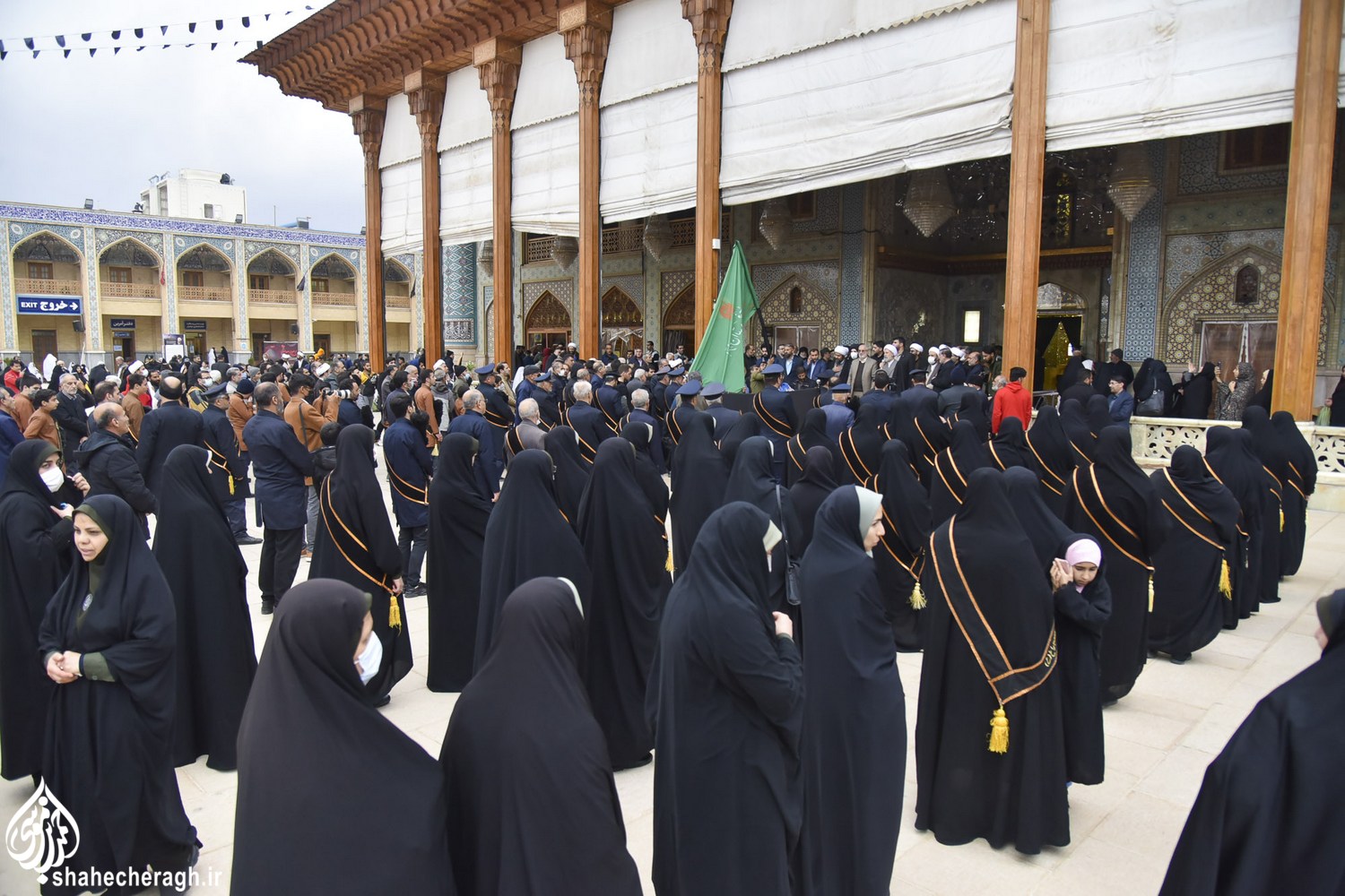 pic2129260 21 - 100 عکس هنری و زیبا از حرم مطهر حضرت شاهچراغ علیه السلام