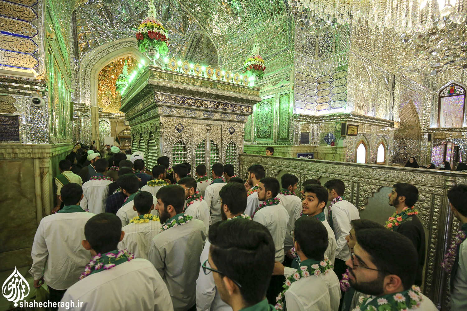 pic2130741 3 - 100 عکس هنری و زیبا از حرم مطهر حضرت شاهچراغ علیه السلام