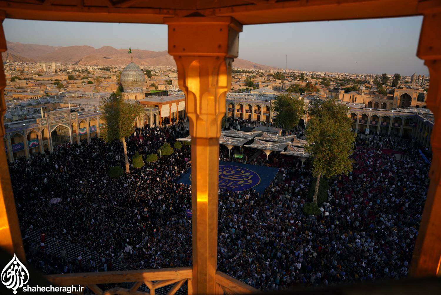 pic2176132 1 - تصاویر | حضور شهید آیت‌الله رئیسی در حرم مطهر حضرت شاهچراغ علیه‌السلام