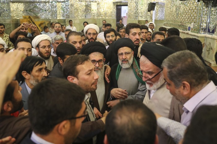 pic39210430514526 97588 - تصاویر با کیفیت حضور شهید آیت‌الله رئیسی در حرم مطهر حضرت شاهچراغ علیه‌السلام
