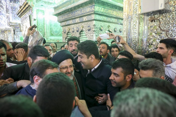 pic39211430526416 97513 - تصاویر با کیفیت حضور شهید آیت‌الله رئیسی در حرم مطهر حضرت شاهچراغ علیه‌السلام