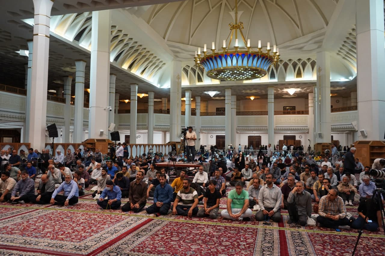 photo 2025 06 04 21 15 32 2 - بزرگداشت شهدای قیام خونین ۱۵ خرداد و چهلم حادثه بندر شهید رجایی در حرم مطهر شاهچراغ علیه السلام