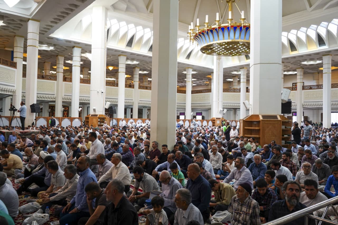 photo 2025 06 05 17 36 59 - زمزمه‌های دعای عرفه در حرم مطهر حضرت شاهچراغ علیه‌السلام