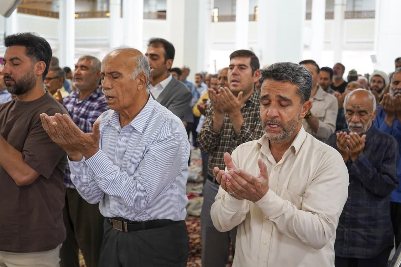 photo 2025 06 06 08 00 07 - نماز باشکوه عید سعید قربان در حرم مطهر حضرت شاهچراغ علیه‌السلام