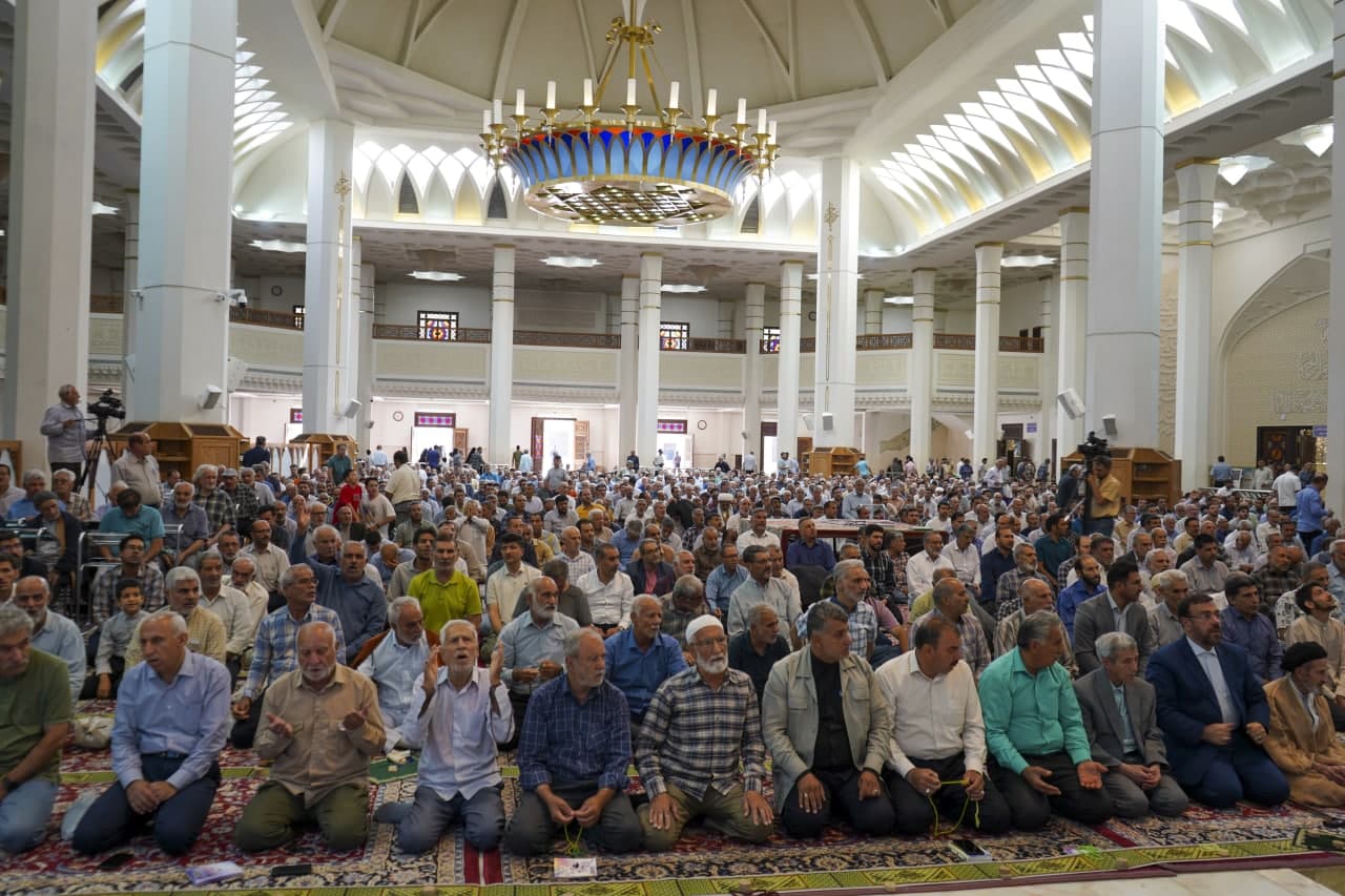 photo 2025 06 06 08 00 13 3 - نماز باشکوه عید سعید قربان در حرم مطهر حضرت شاهچراغ علیه‌السلام