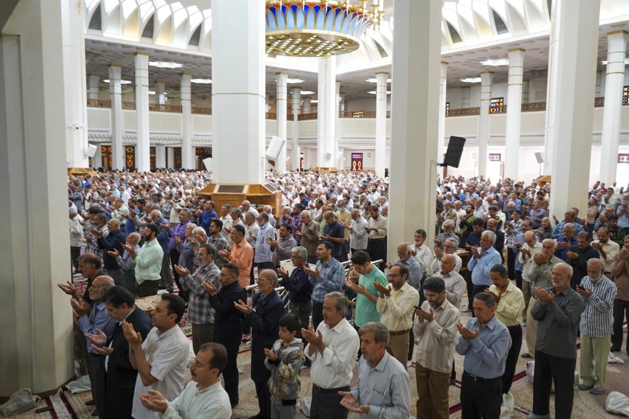 photo 2025 06 06 08 00 29 3 - نماز باشکوه عید سعید قربان در حرم مطهر حضرت شاهچراغ علیه‌السلام