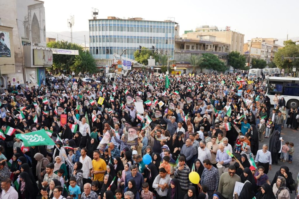 photo 2025 06 14 20 15 25 1024x682 - راهپیمایی مردمی غدیر با شعار «ایران؛ ذوالفقار علی علیه السلام»