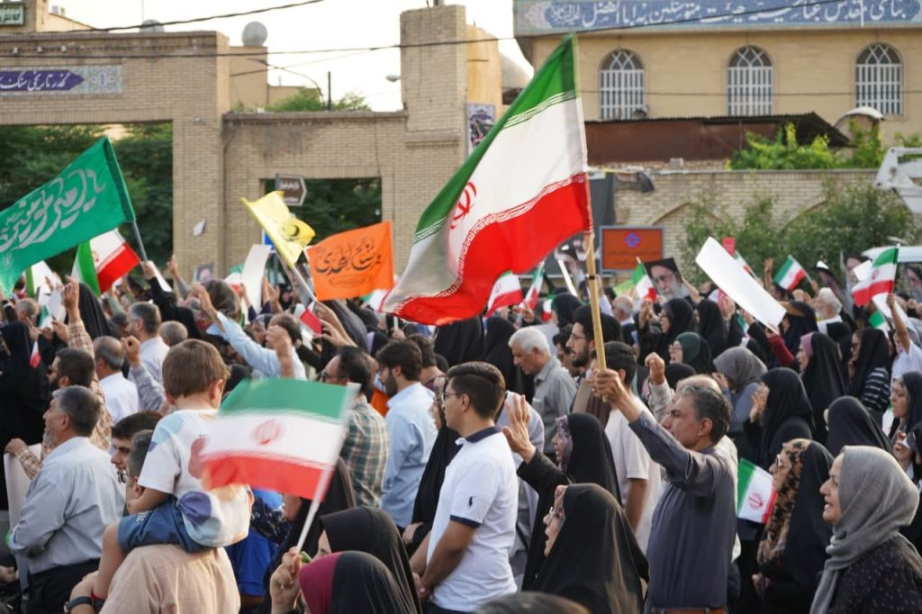 photo 2025 06 14 20 15 26 1024x682 - راهپیمایی مردمی غدیر با شعار «ایران؛ ذوالفقار علی علیه السلام»