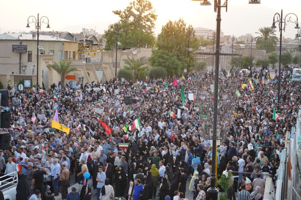 photo 2025 06 14 20 15 27 2 1024x682 - راهپیمایی مردمی غدیر با شعار «ایران؛ ذوالفقار علی علیه السلام»