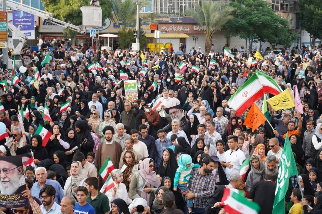 photo 2025 06 14 20 15 33 3 1024x682 - راهپیمایی مردمی غدیر با شعار «ایران؛ ذوالفقار علی علیه السلام»