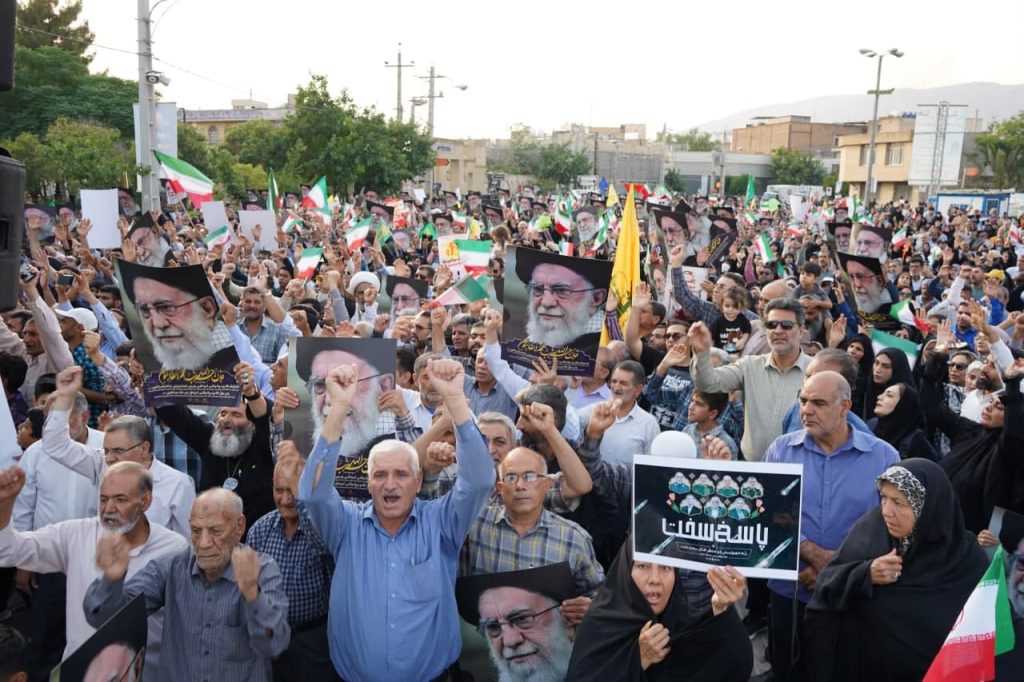 photo 2025 06 14 20 15 34 2 1024x682 - راهپیمایی مردمی غدیر با شعار «ایران؛ ذوالفقار علی علیه السلام»