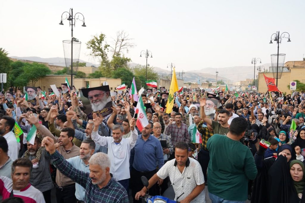 photo 2025 06 14 20 15 34 3 1024x682 - راهپیمایی مردمی غدیر با شعار «ایران؛ ذوالفقار علی علیه السلام»