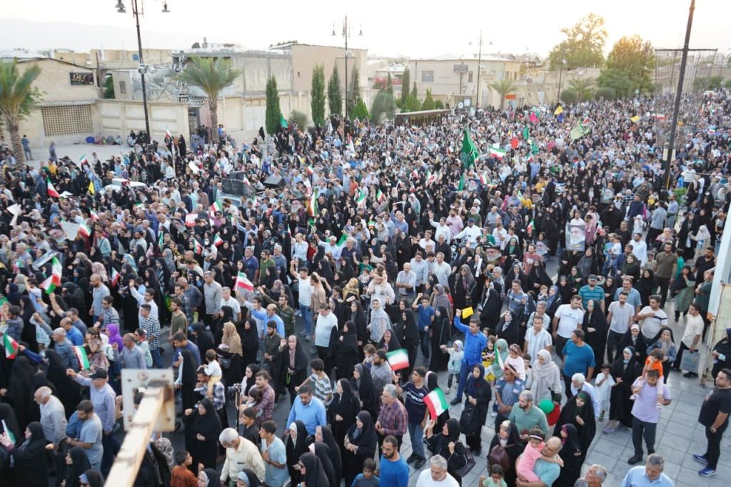 photo 2025 06 14 20 15 35 2 1024x682 - راهپیمایی مردمی غدیر با شعار «ایران؛ ذوالفقار علی علیه السلام»