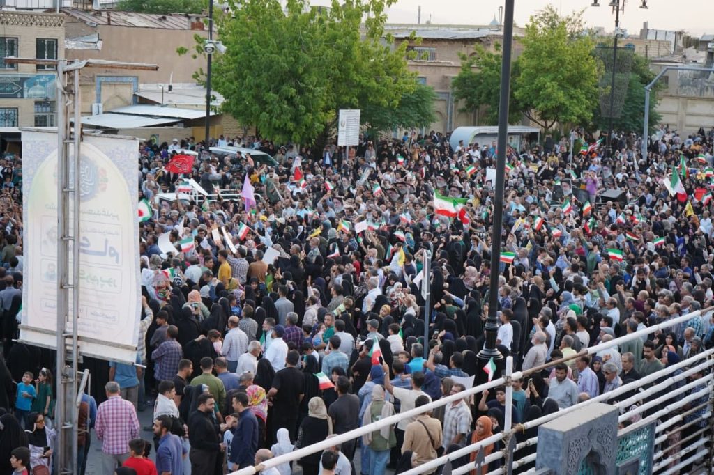 photo 2025 06 14 20 15 36 2 1024x682 - راهپیمایی مردمی غدیر با شعار «ایران؛ ذوالفقار علی علیه السلام»