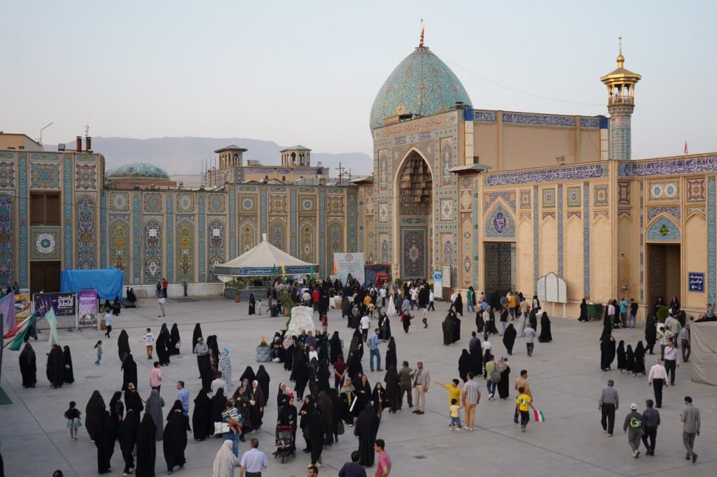 photo 2025 06 14 20 15 36 3 1024x682 - راهپیمایی مردمی غدیر با شعار «ایران؛ ذوالفقار علی علیه السلام»