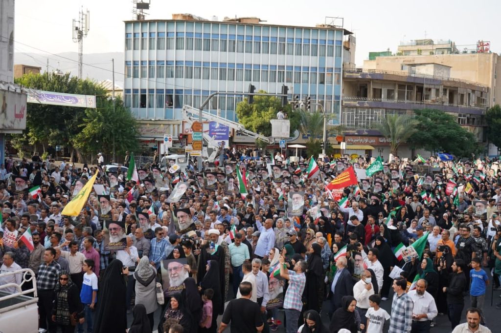 photo 2025 06 14 20 15 36 4 1024x682 - راهپیمایی مردمی غدیر با شعار «ایران؛ ذوالفقار علی علیه السلام»
