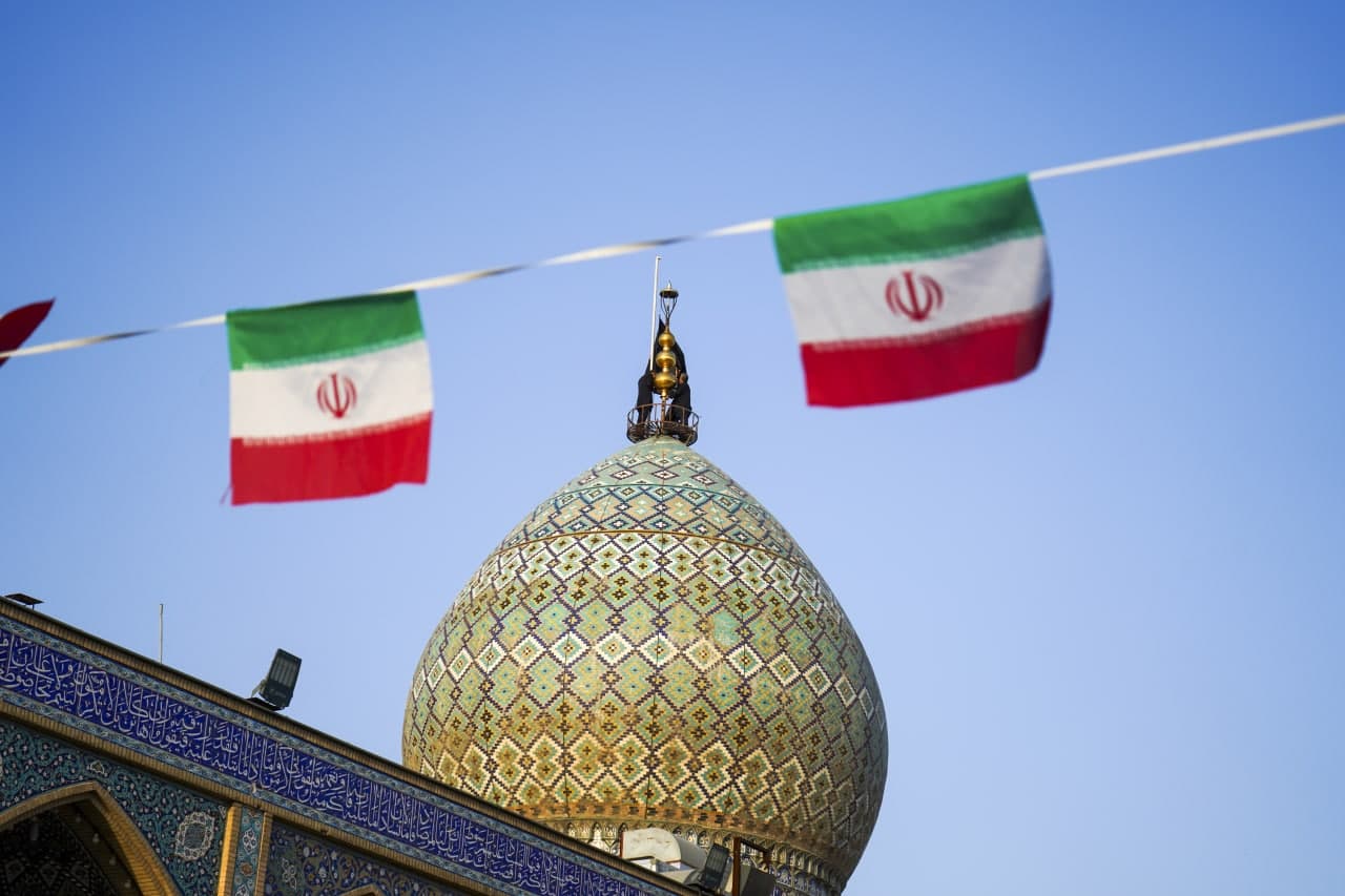 photo 2025 06 25 19 13 40 2 - آئین اهتزاز پرچم عزای اباعبدالله الحسین عليه‌السلام در حرم مطهر حضرت شاهچراغ علیه السلام