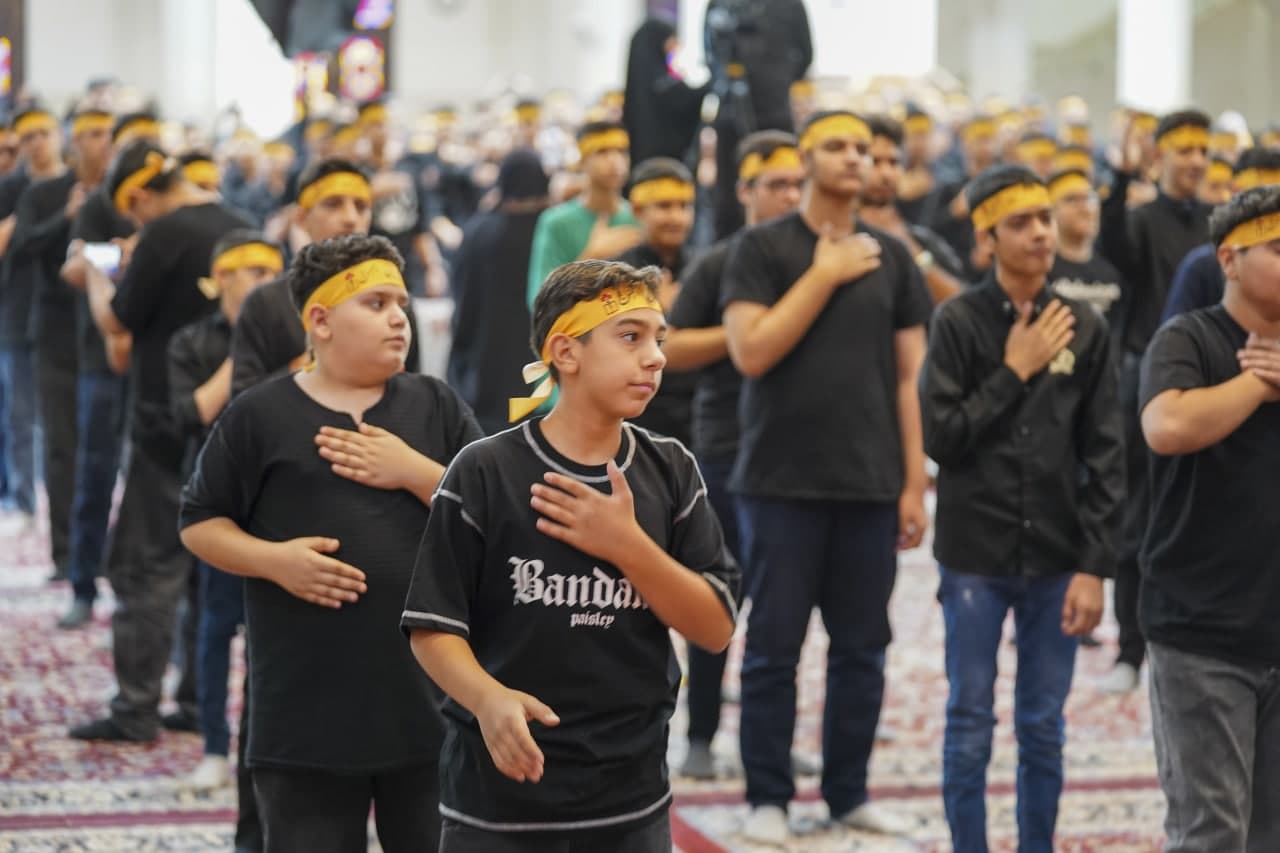 photo 2025 07 02 17 37 47 - ویژه‌برنامه "اَحلی مِن العَسَل" عزاداری نوجوانانِ حسینی در حرم مطهر حضرت شاهچراغ علیه السلام