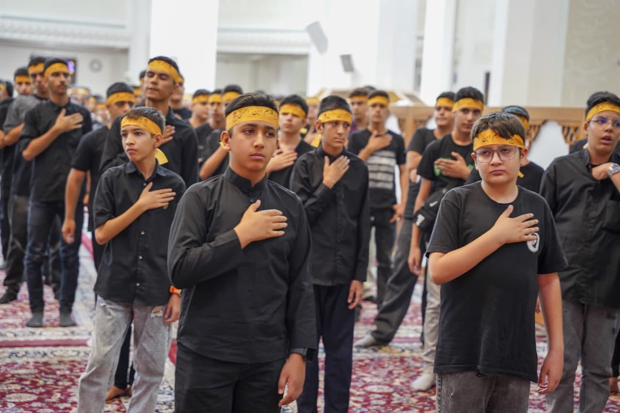 photo 2025 07 02 17 37 48 - ویژه‌برنامه "اَحلی مِن العَسَل" عزاداری نوجوانانِ حسینی در حرم مطهر حضرت شاهچراغ علیه السلام