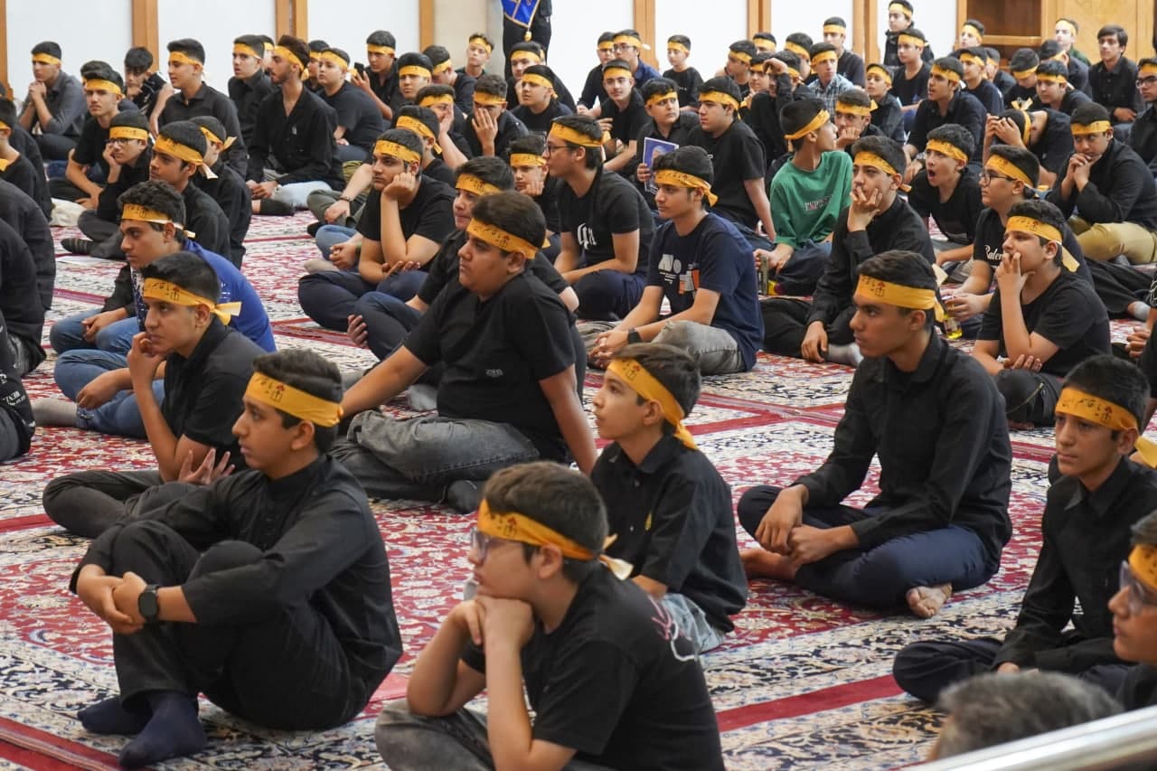 photo 2025 07 02 17 37 50 3 - ویژه‌برنامه "اَحلی مِن العَسَل" عزاداری نوجوانانِ حسینی در حرم مطهر حضرت شاهچراغ علیه السلام
