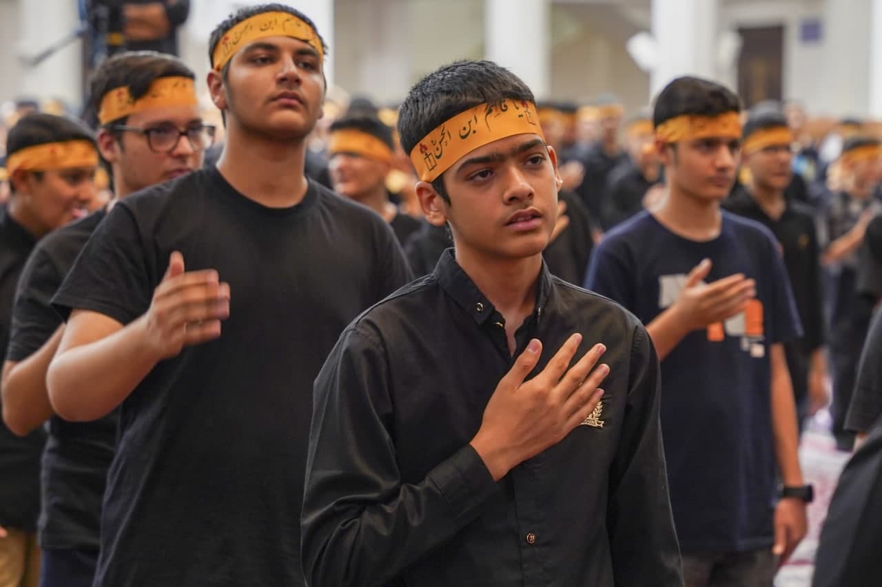 photo 2025 07 02 17 37 55 - ویژه‌برنامه "اَحلی مِن العَسَل" عزاداری نوجوانانِ حسینی در حرم مطهر حضرت شاهچراغ علیه السلام